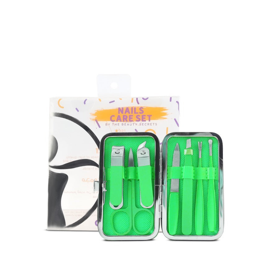 طقم العناية بالأظافر